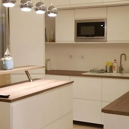 Lakeside Family Apartman *